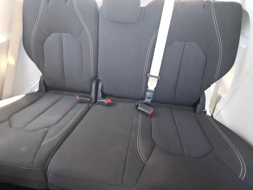 Used 2023 Chrysler Voyager LX FWD image 14