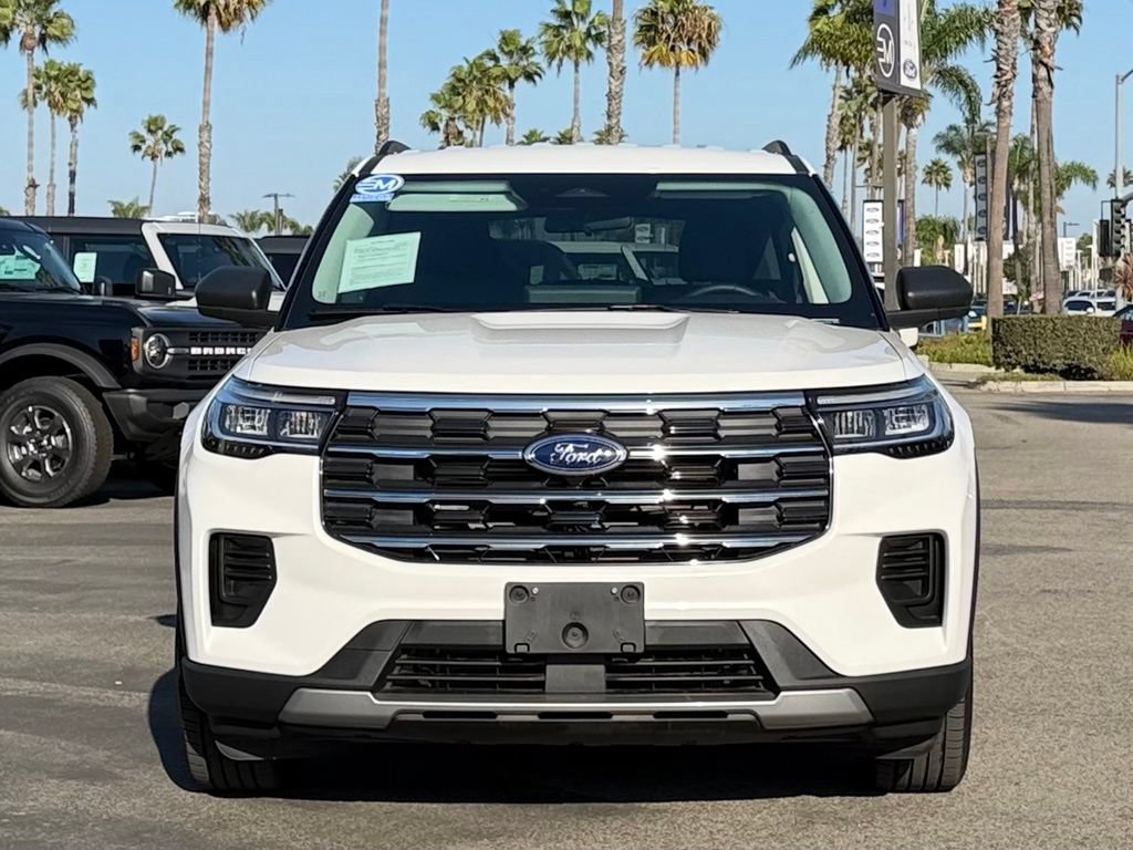 Certified 2025 Ford Explorer Active RWD image 3