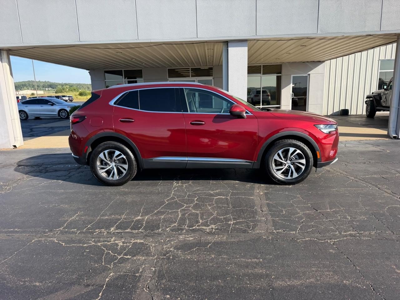 Used 2023 Buick Envision Essence FWD image 2