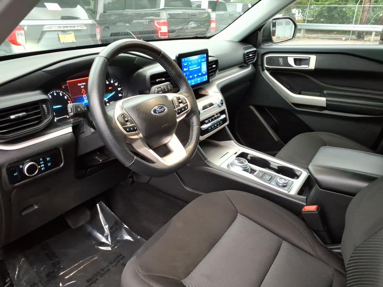 Certified 2023 Ford Explorer XLT AWD/4WD image 9