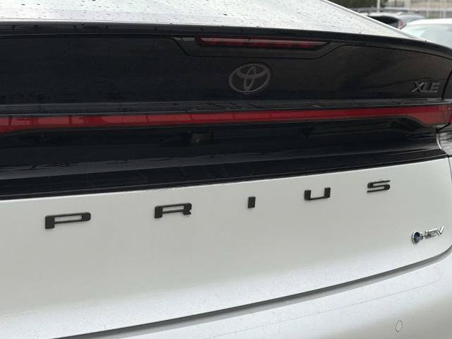 Used 2024 Toyota Prius XLE FWD image 9