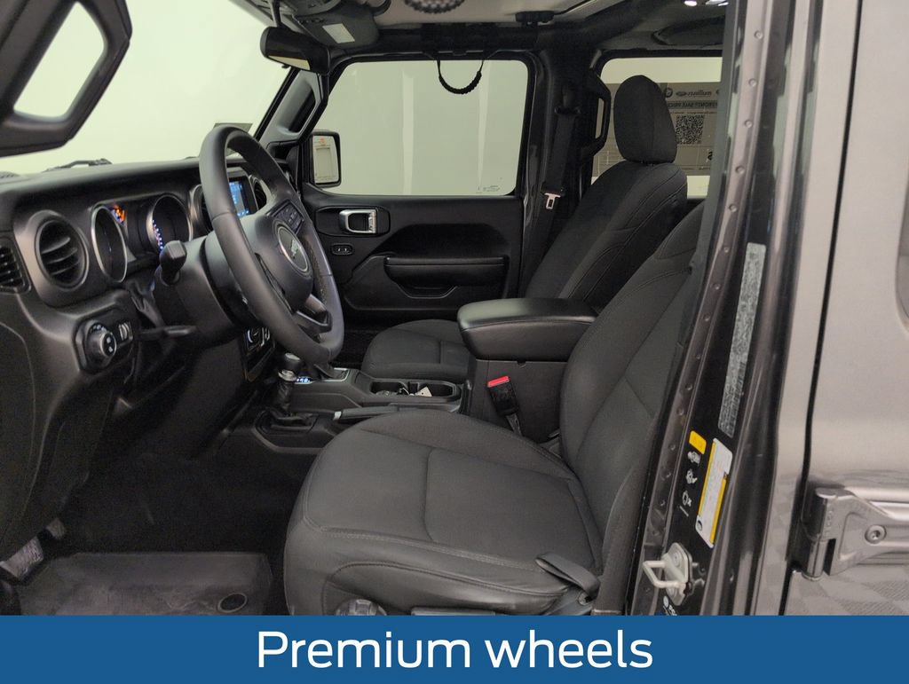 Used 2023 Jeep Gladiator Sport AWD/4WD image 4