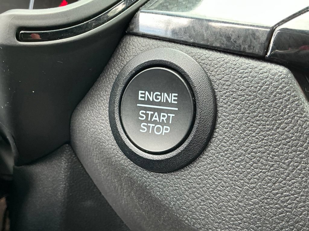 Certified 2025 Ford Escape ST-Line FWD image 32