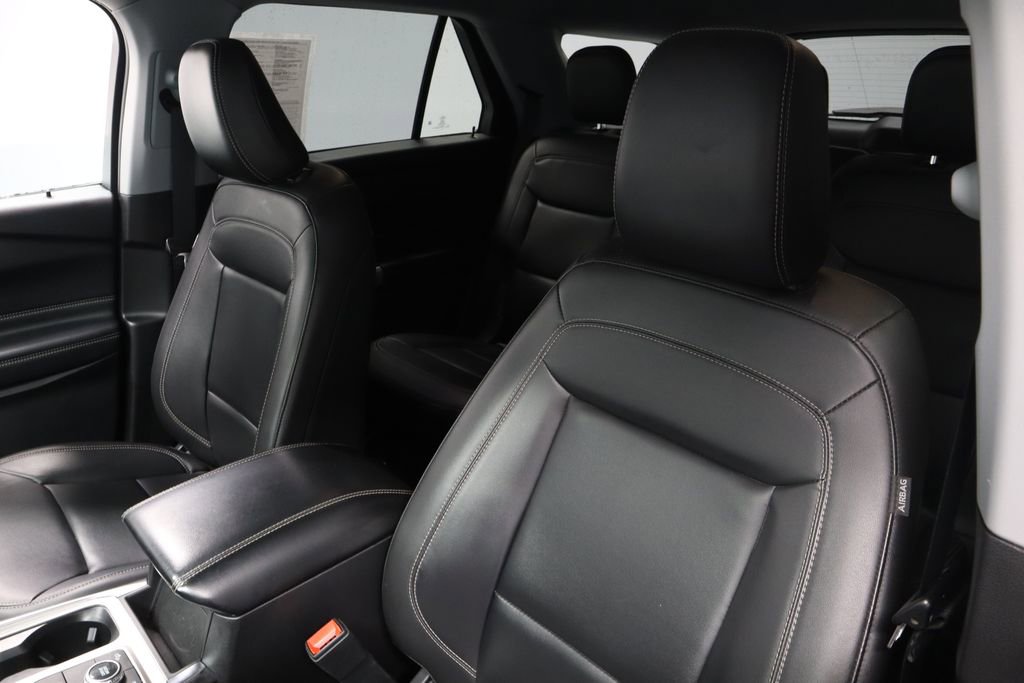 Certified 2023 Ford Explorer XLT w/ Equipment Group 202A AWD/4WD image 27