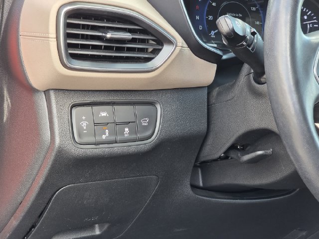 Used 2020 Hyundai Santa Fe Limited FWD image 21