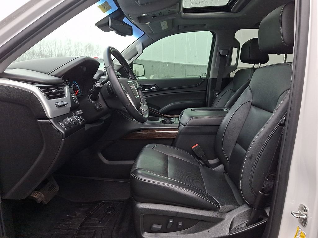 Used 2019 GMC Yukon XL SLT w/ Graphite Performance Edition image 14