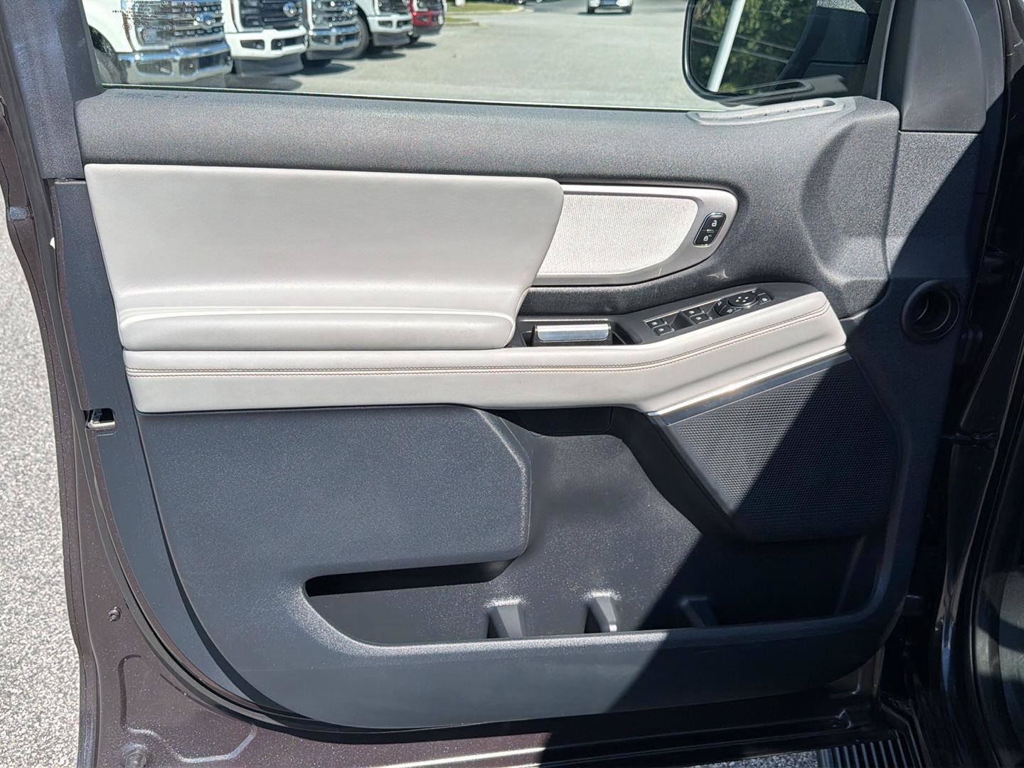 Certified 2025 Ford Expedition Active AWD/4WD image 17