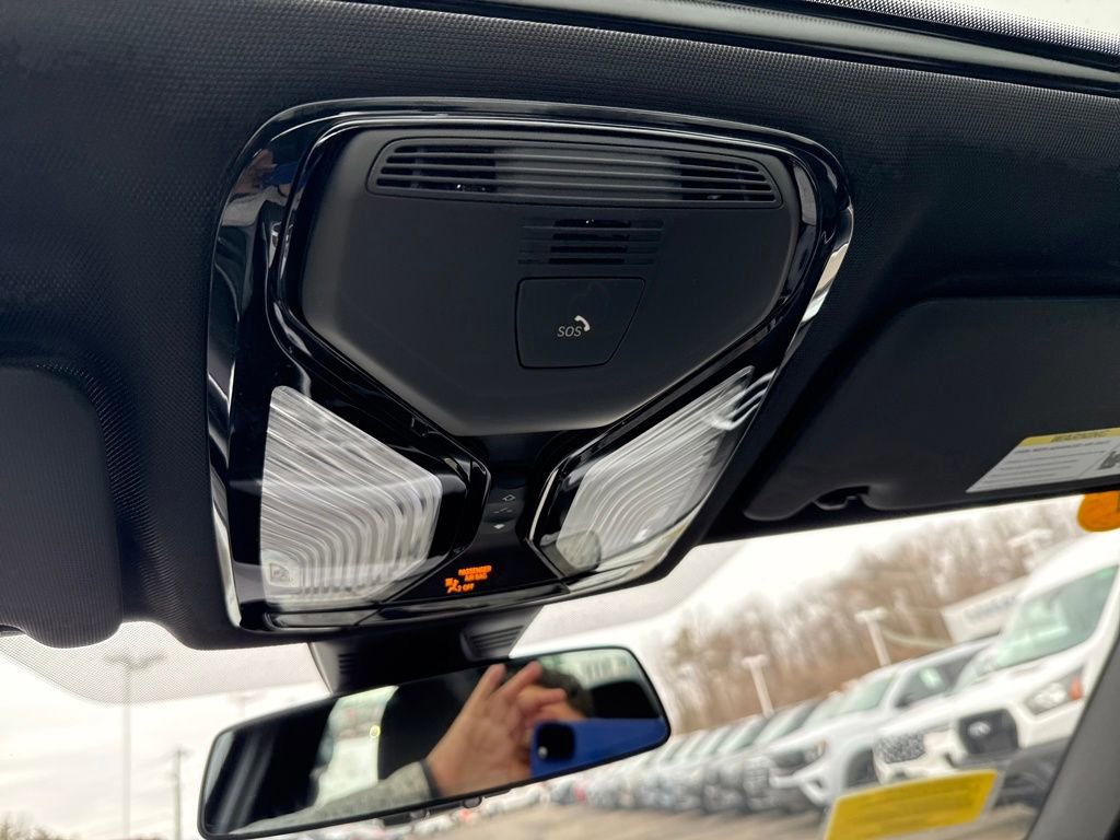 Used 2025 BMW 330i xDrive Sedan w/ Premium Package image 33