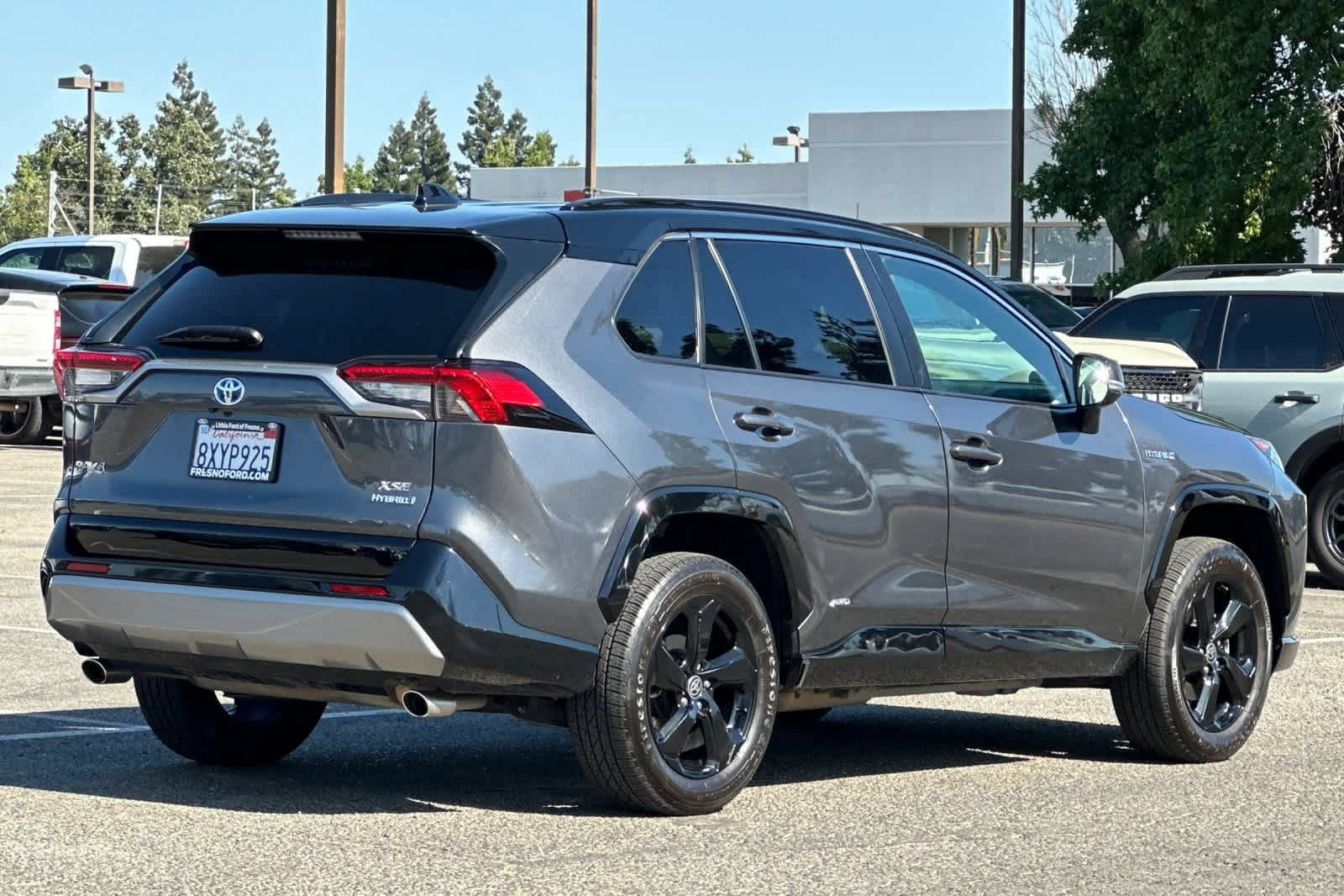 Used 2021 Toyota RAV4 XSE AWD/4WD image 2