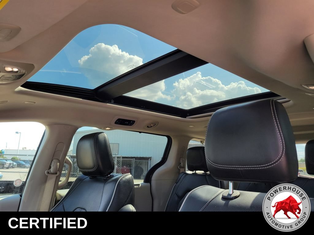 Used 2023 Chrysler Pacifica Limited FWD image 25