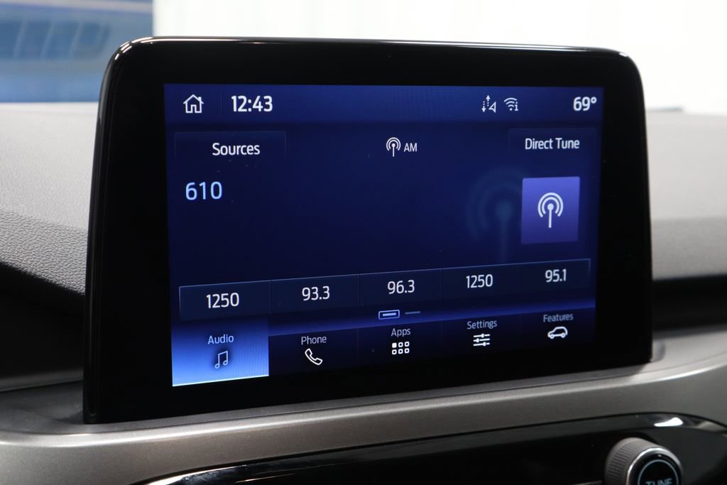 Certified 2025 Ford Escape Active w/ Cold Weather Package image 9