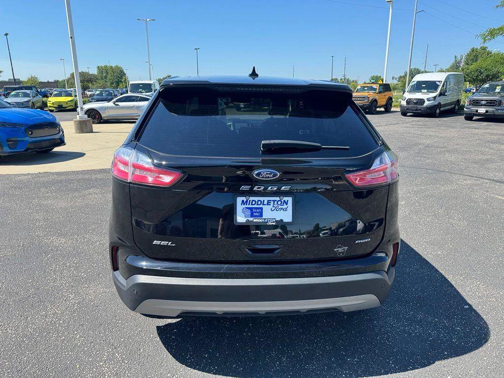Certified 2024 Ford Edge SEL w/ Convenience Package AWD/4WD image 4