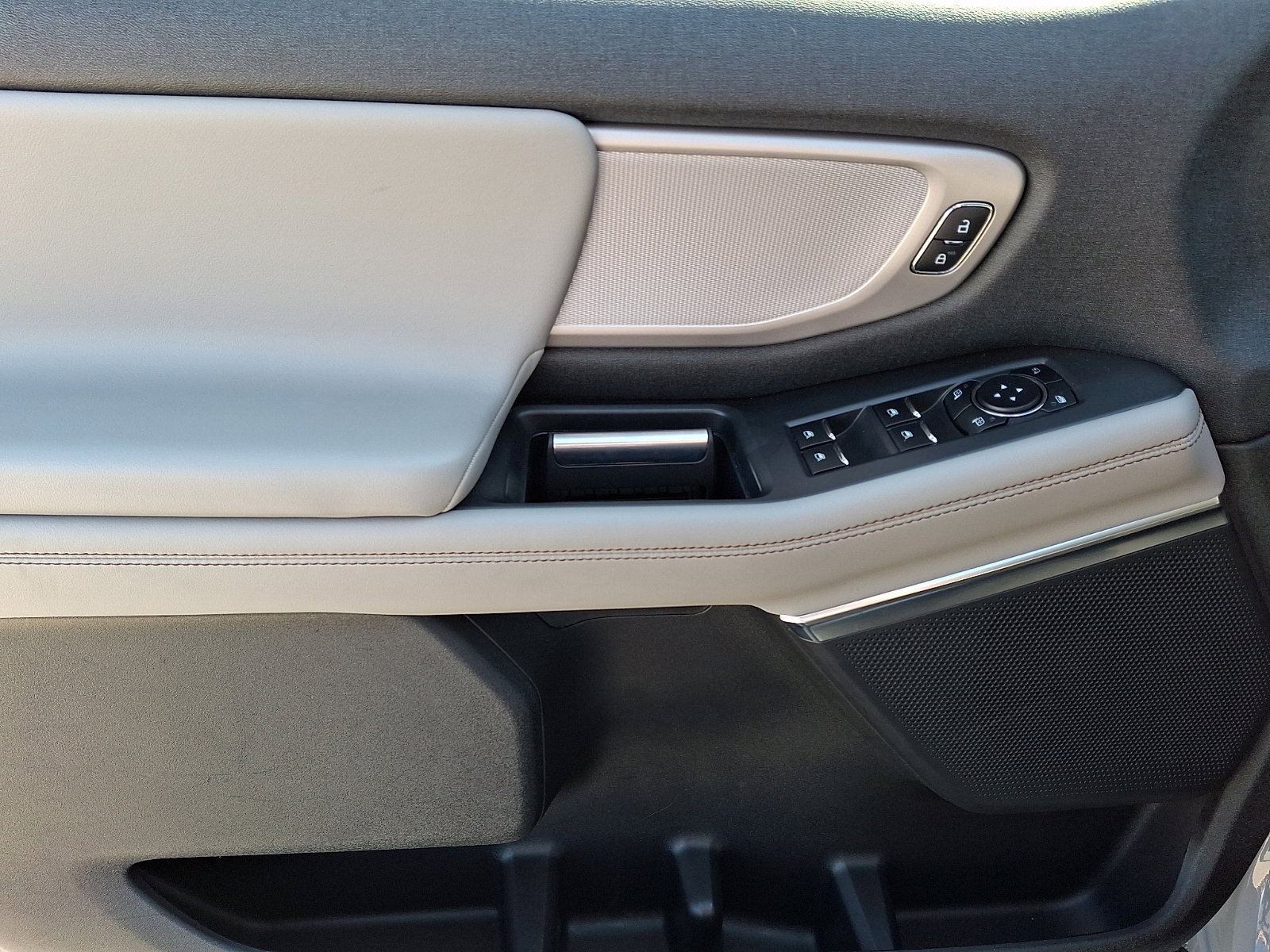 Certified 2025 Ford Expedition Max Active AWD/4WD image 16
