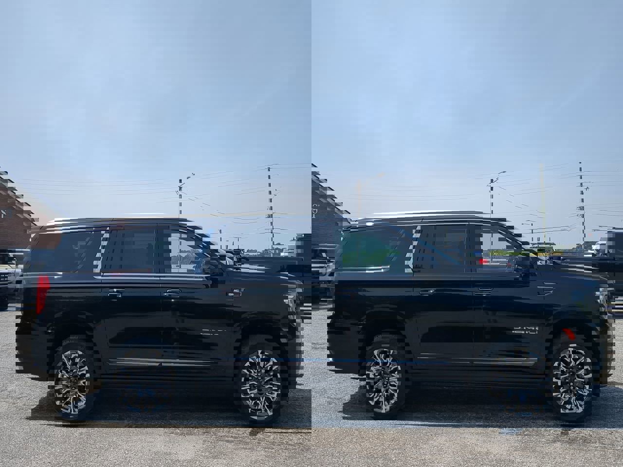 Used 2023 GMC Yukon XL Denali Ultimate image 6