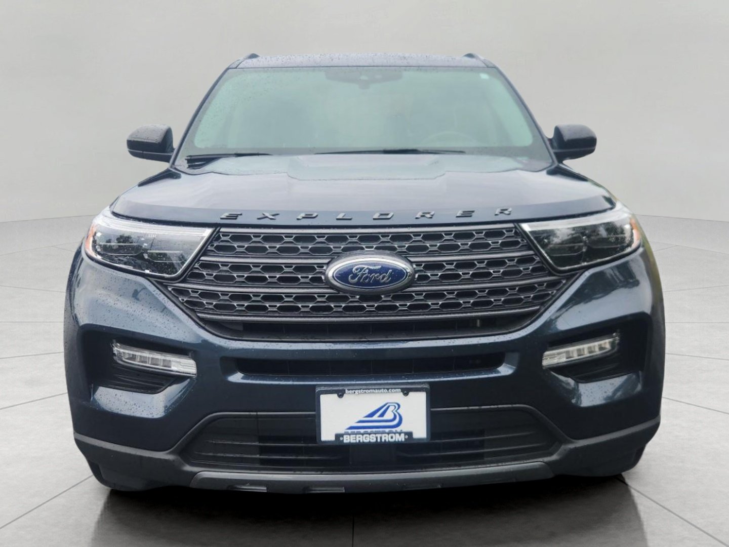 Certified 2023 Ford Explorer XLT w/ Equipment Group 202A AWD/4WD image 4