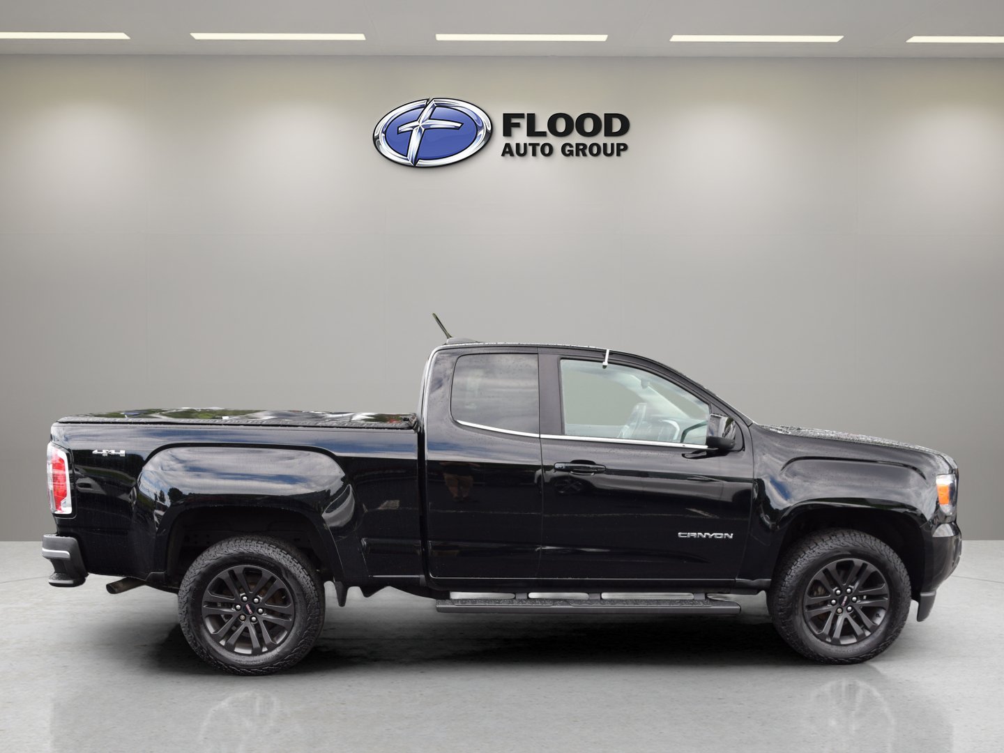 Used 2019 GMC Canyon SLE w/ Driver Alert Package AWD/4WD image 3