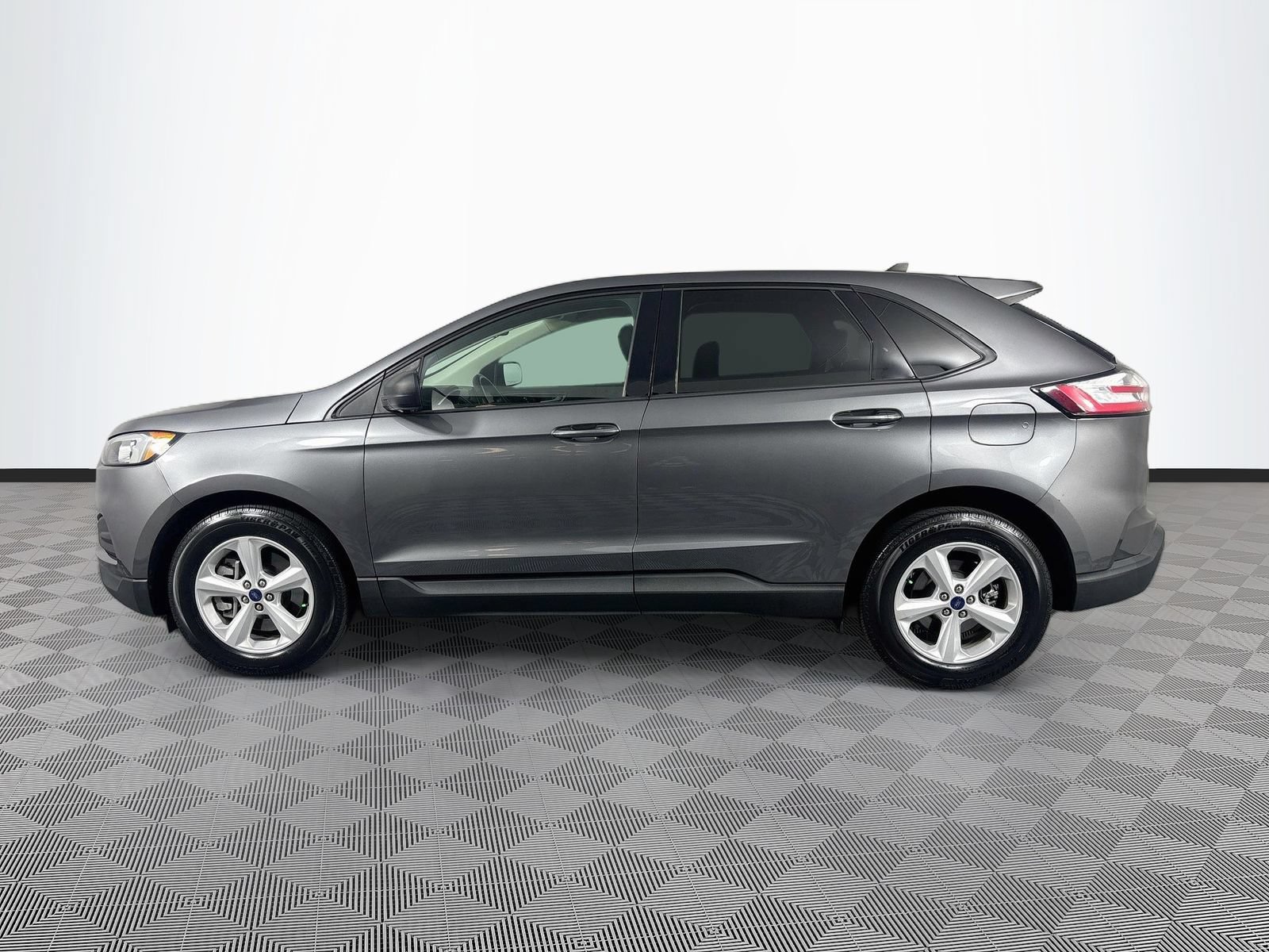 Certified 2021 Ford Edge SE FWD image 4