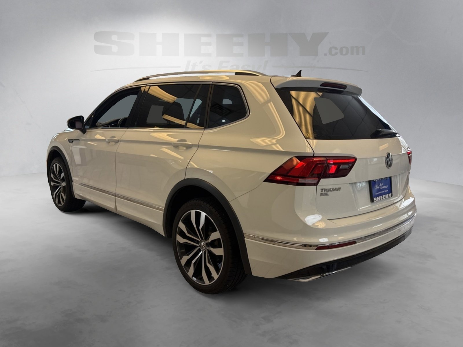 Used 2021 Volkswagen Tiguan SEL Premium R-Line image 3