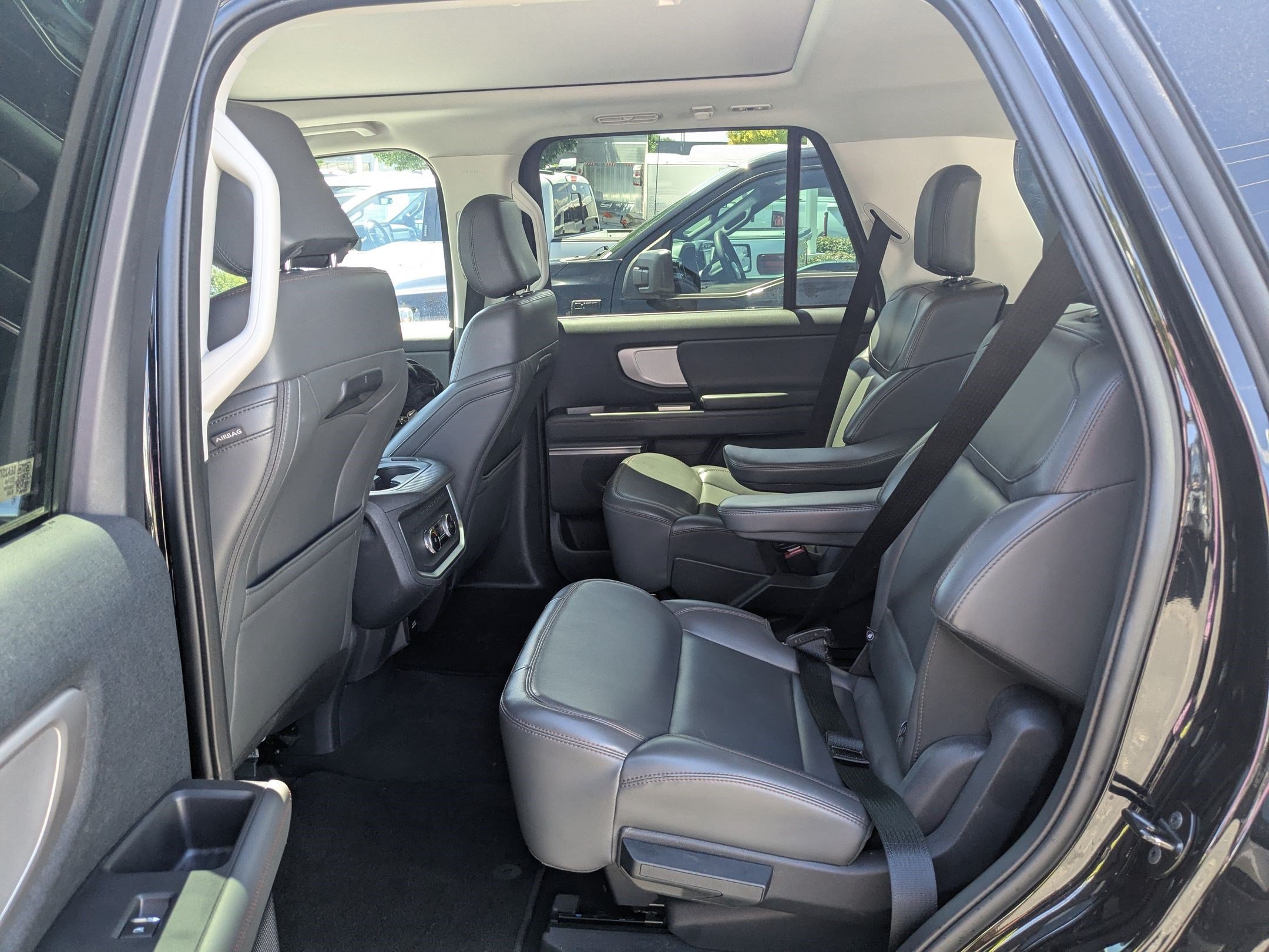 Certified 2025 Ford Expedition Active AWD/4WD image 30