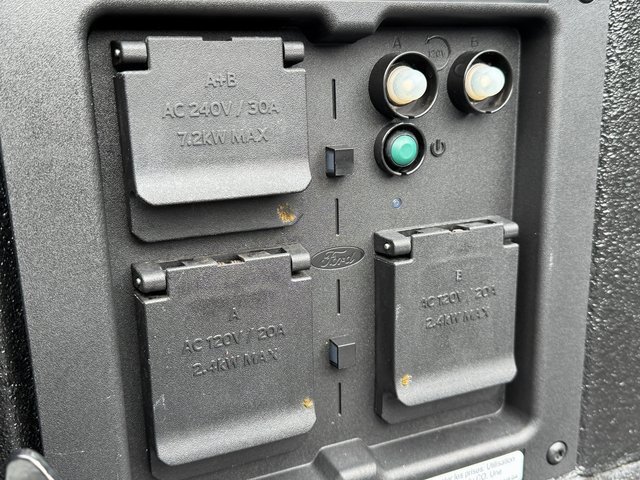 Certified 2023 Ford F150 Platinum w/ Equipment Group 701A High image 14