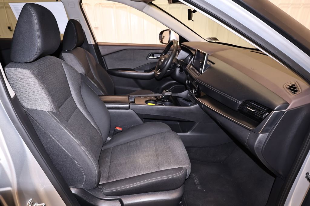 Used 2022 Nissan Rogue SV FWD image 20