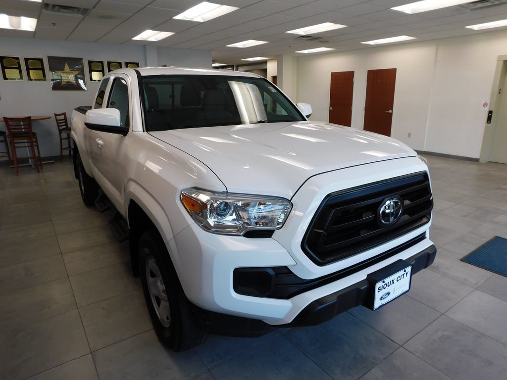 Used 2020 Toyota Tacoma SR w/ SR Convenience Package AWD/4WD image 3