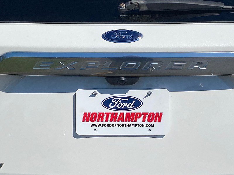 Certified 2023 Ford Explorer Platinum w/ Technology Package AWD/4WD image 10