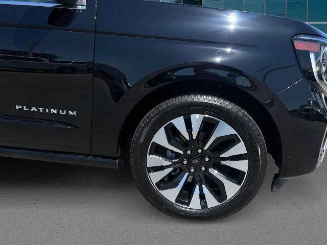 Certified 2025 Ford Expedition Platinum w/ Driver's Package AWD/4WD image 9