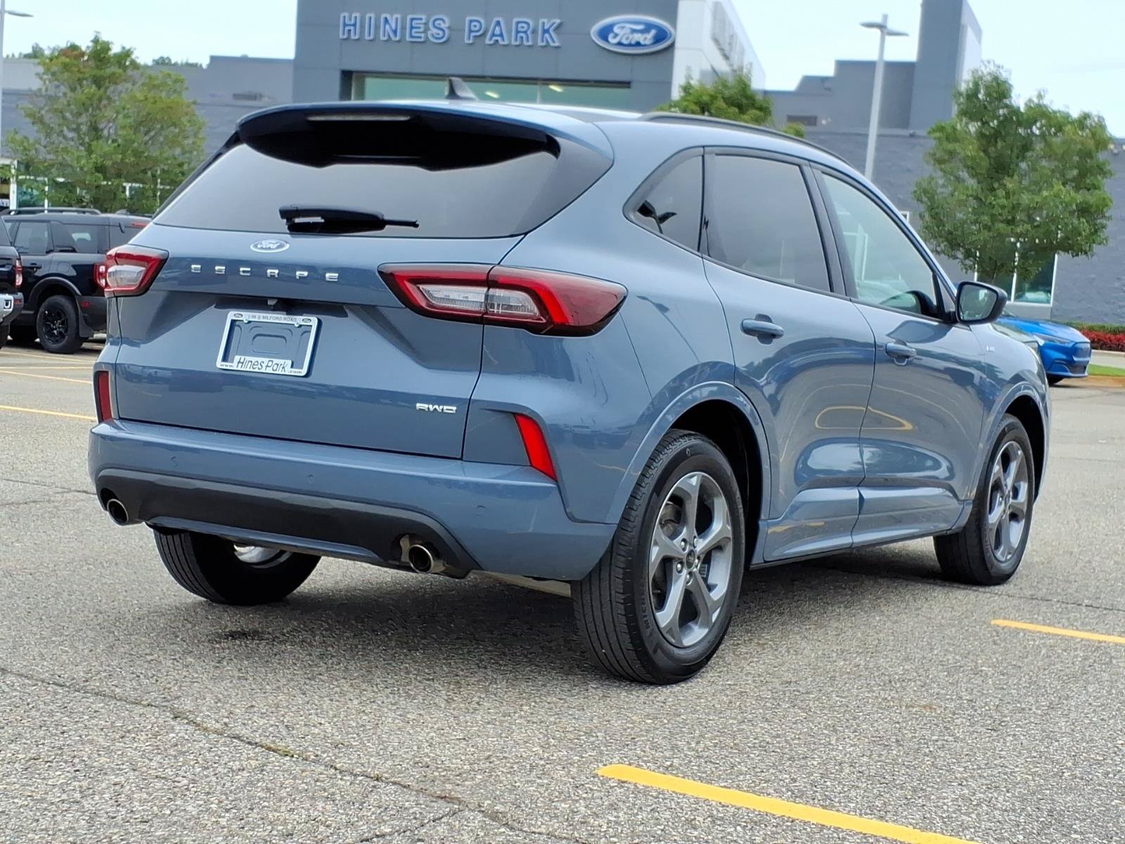 Certified 2024 Ford Escape ST-Line w/ Tech Pack #1 AWD/4WD image 7