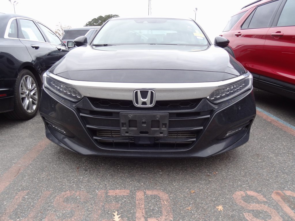 Used 2018 Honda Accord Touring image 4
