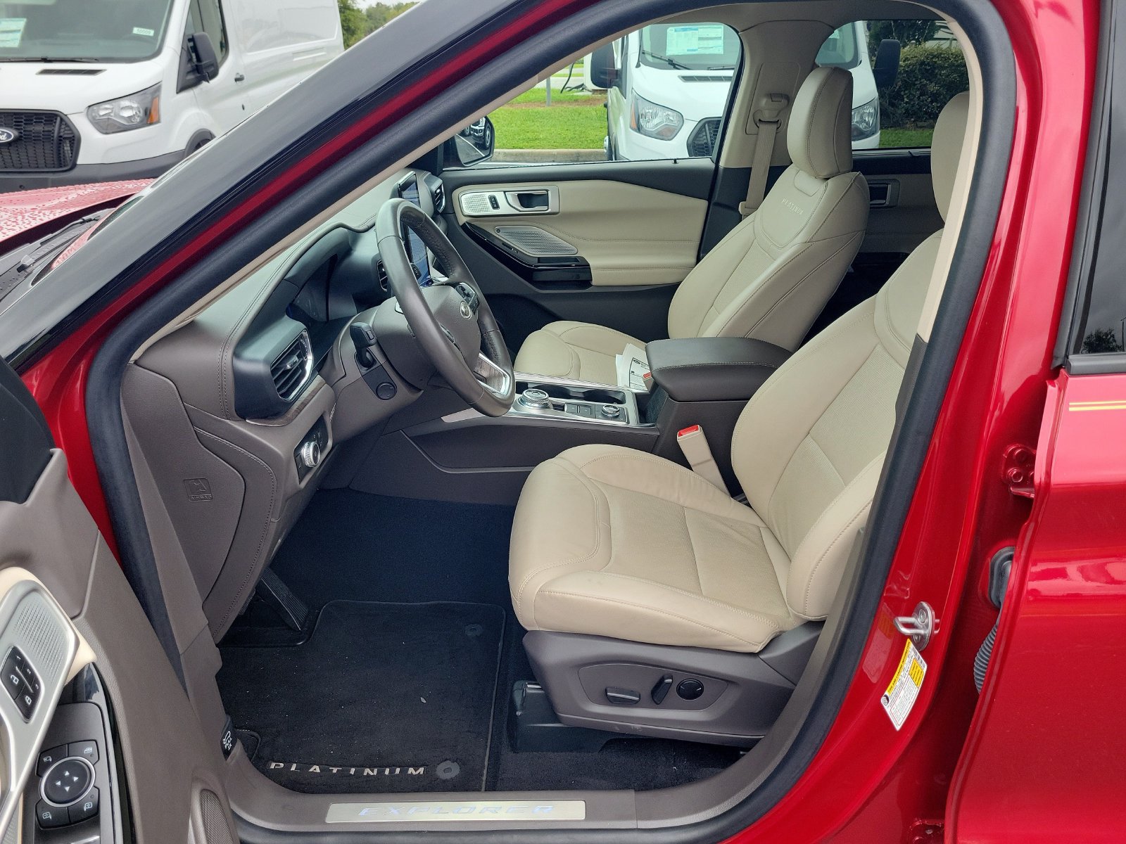 Certified 2023 Ford Explorer Platinum w/ Technology Package AWD/4WD image 19