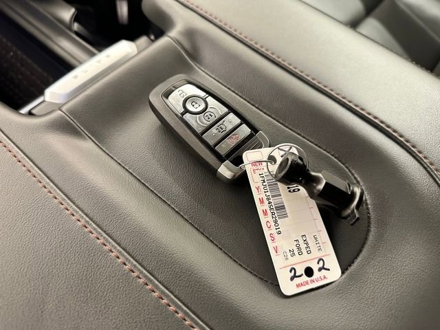 Certified 2025 Ford Expedition Active image 44