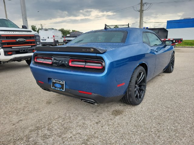 Used 2022 Dodge Challenger R/T Scat Pack w/ Shaker Package RWD image 6