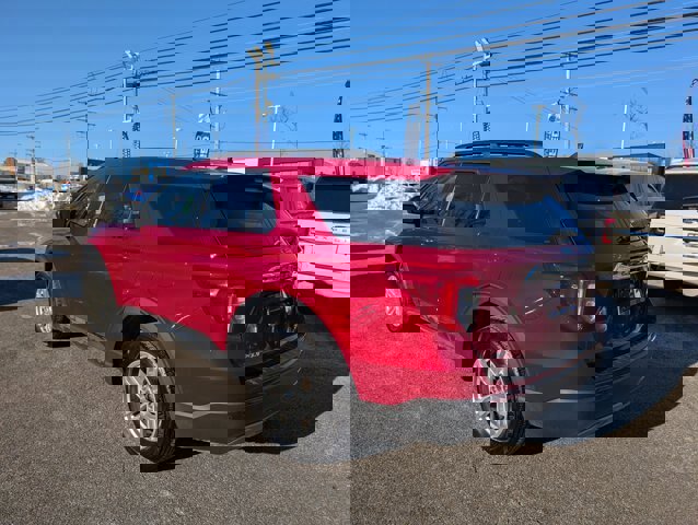 Certified 2022 Ford Explorer XLT w/ Equipment Group 202A image 3