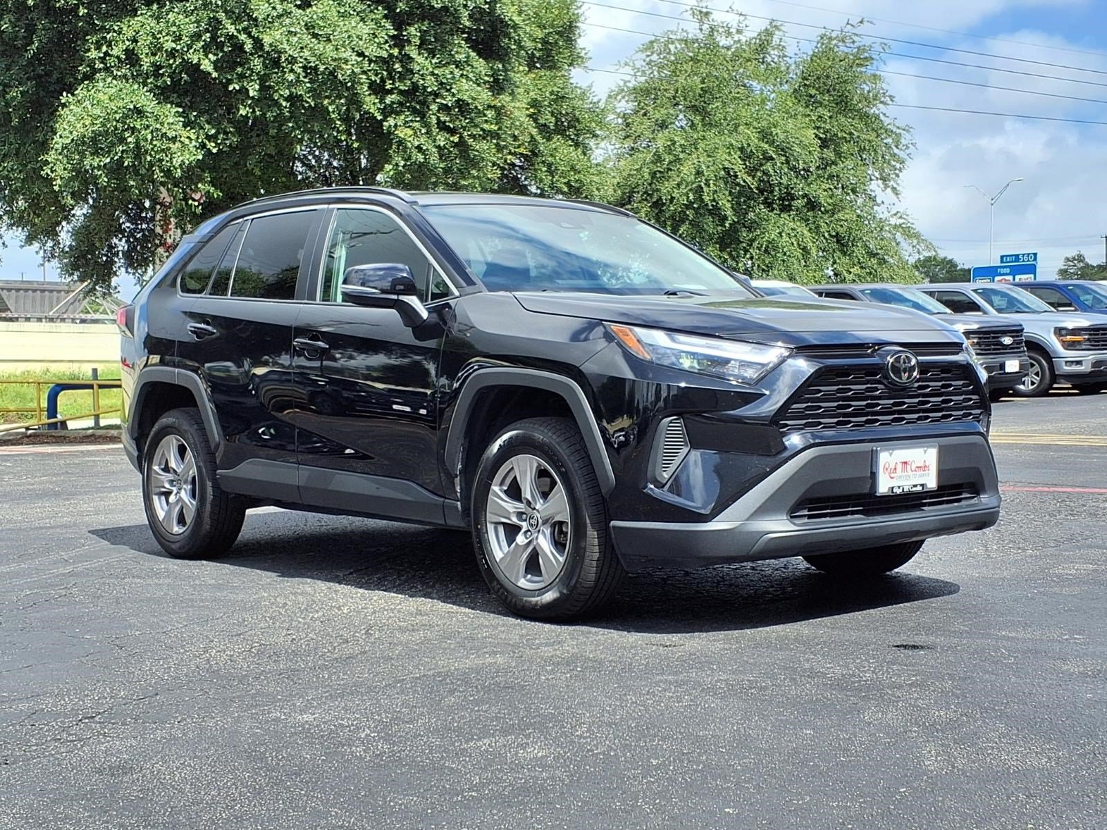Used 2024 Toyota RAV4 XLE FWD image 4