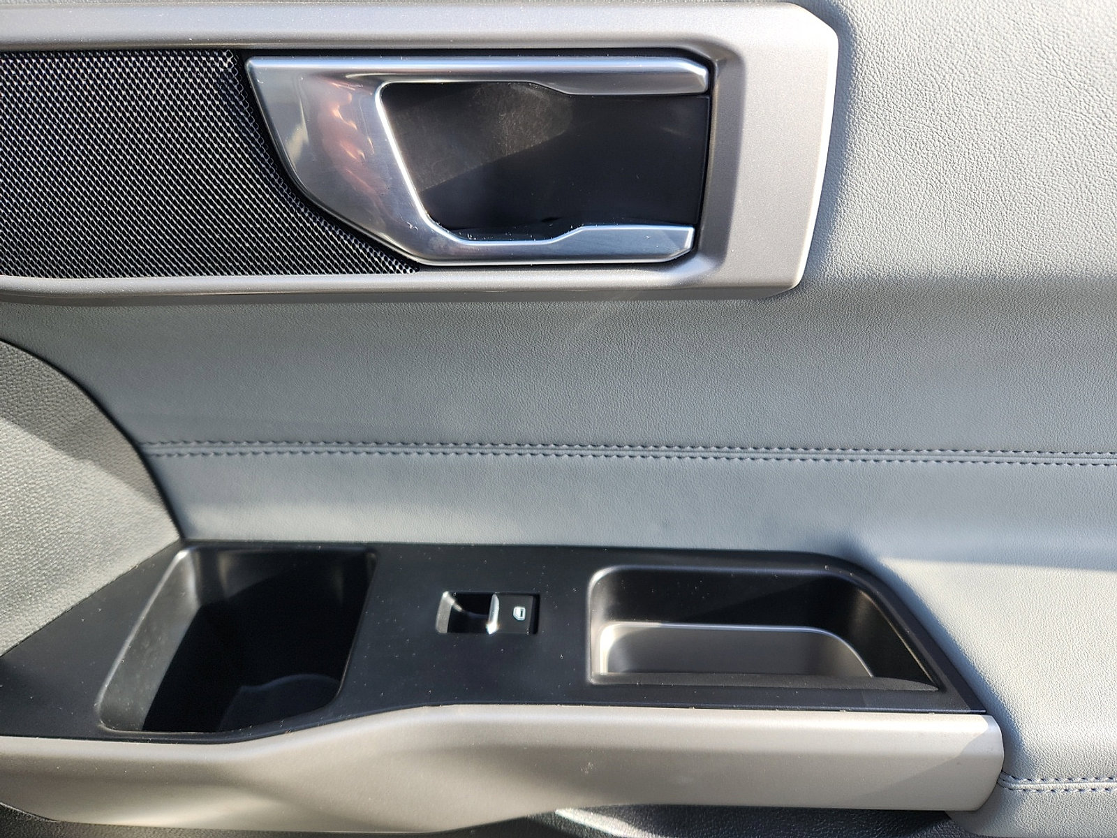 Certified 2023 Ford Explorer XLT w/ Equipment Group 202A image 32