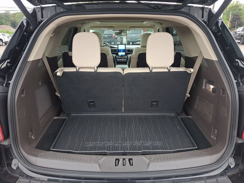 Certified 2021 Ford Explorer Platinum w/ Equipment Group 601A AWD/4WD image 30