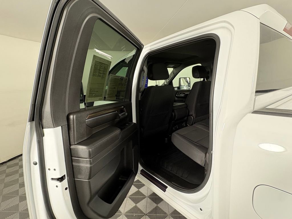Used 2024 Chevrolet Silverado 3500 LT AWD/4WD image 23