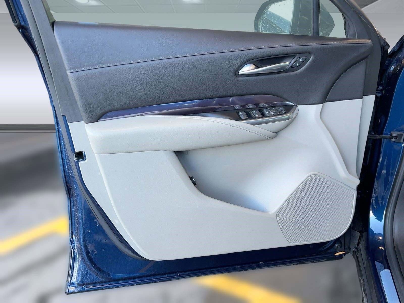 Used 2021 Cadillac XT4 Luxury w/ Cold Weather Package image 21