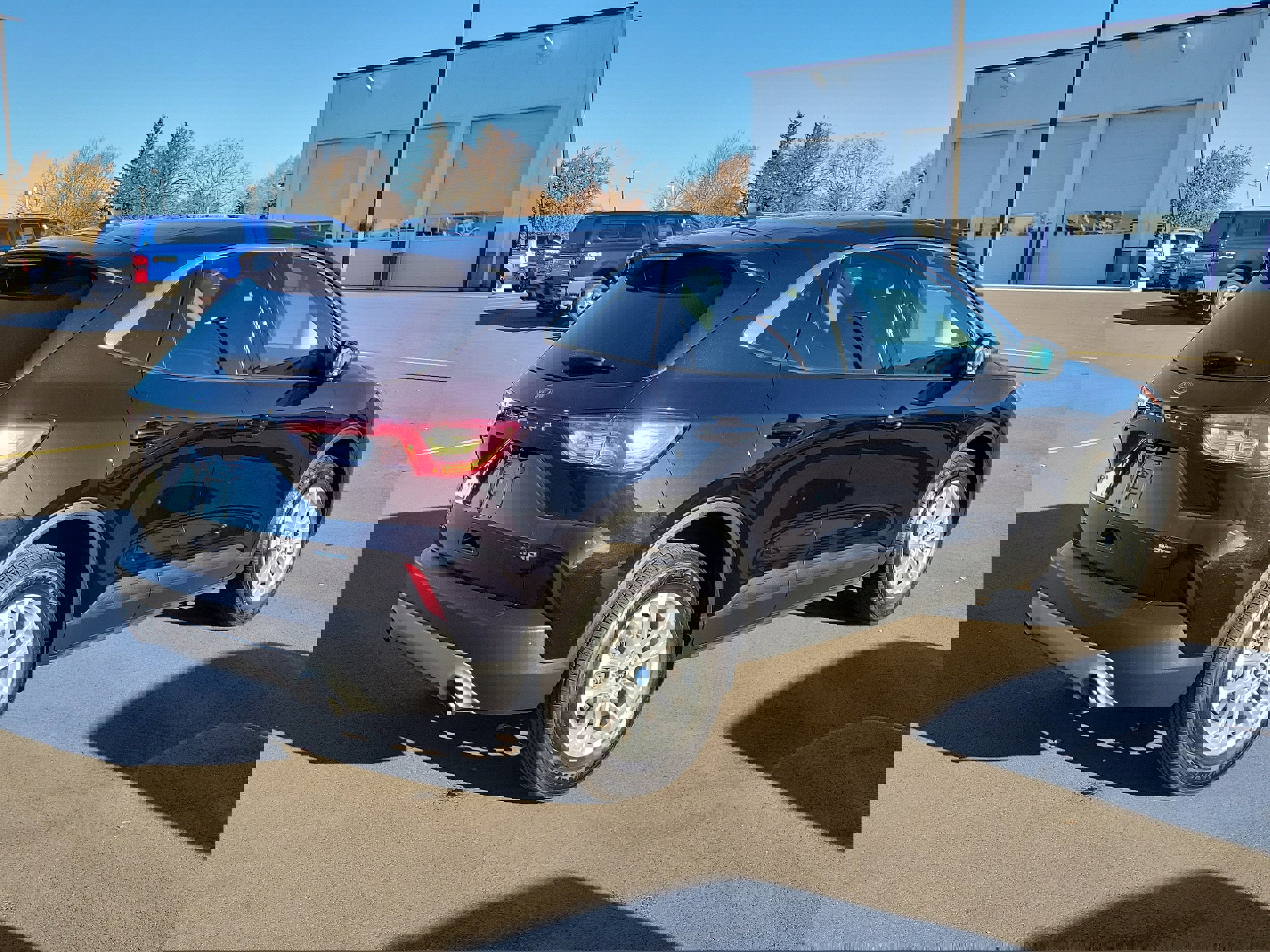 Certified 2022 Ford Escape SE w/ Convenience Package image 3