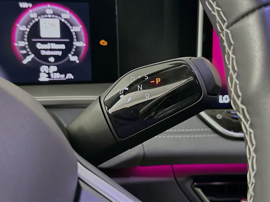 Used 2025 Volkswagen Tiguan SE w/ Panoramic Sunroof Package AWD/4WD image 18