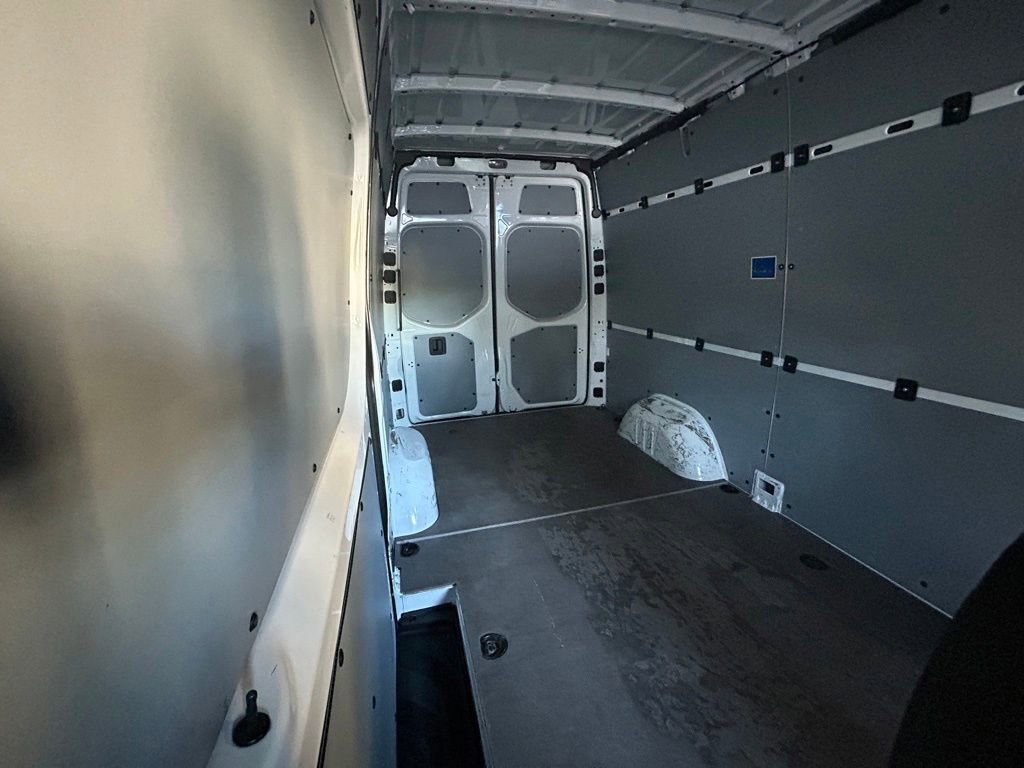 Used 2025 Mercedes-Benz Sprinter 2500 image 28