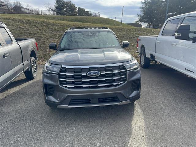 Certified 2025 Ford Explorer Active image 3