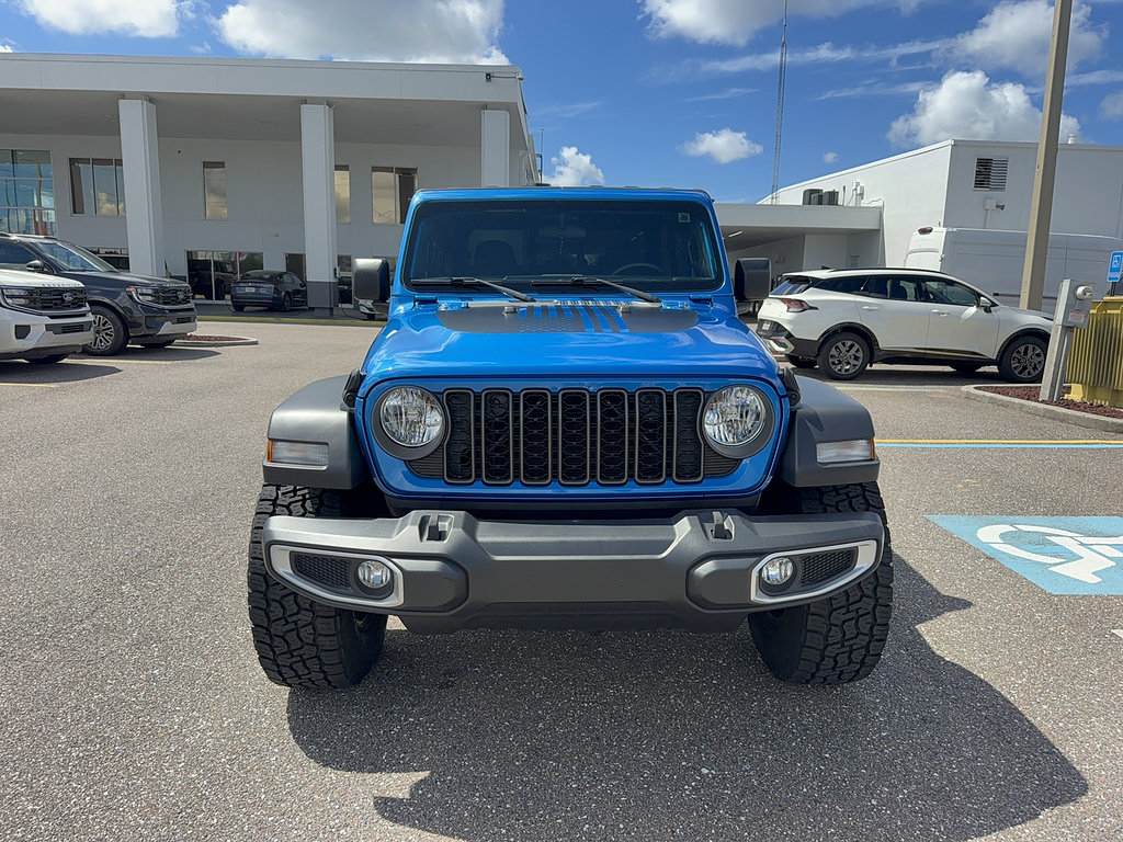 Used 2024 Jeep Gladiator Sport AWD/4WD image 3