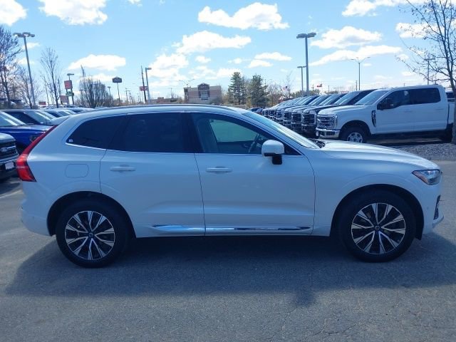 Used 2023 Volvo XC60 B5 Plus AWD/4WD image 9