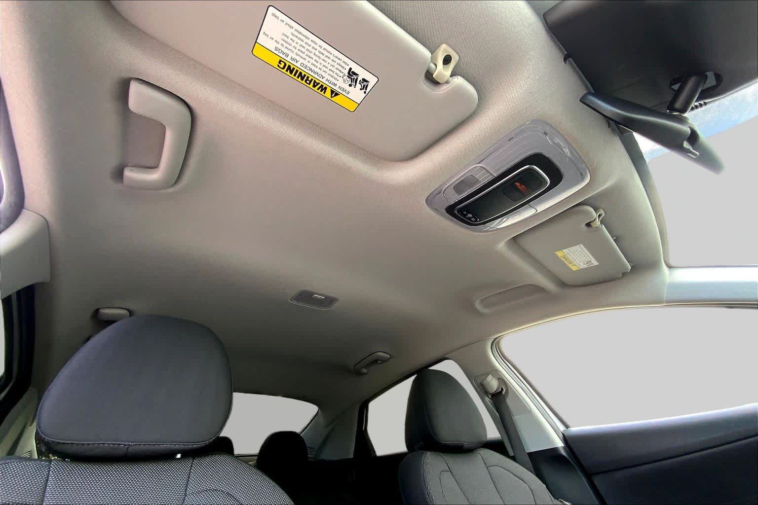 Used 2021 Hyundai Elantra SE FWD image 14