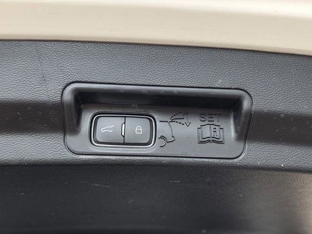 Certified 2022 Ford Explorer XLT w/ Equipment Group 202A image 30