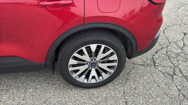 Certified 2022 Ford Escape Titanium w/ Class II Trailer Tow Package image 30