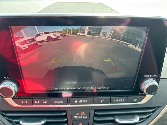 Used 2025 Nissan Altima 2.5 SV FWD image 17