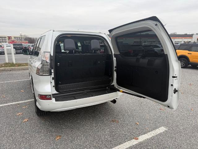 Used 2017 Lexus GX 460 image 8